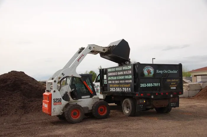 Woodchuckers Landscaping Mulch & More Picture 1