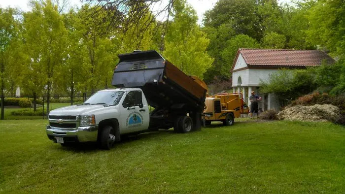 Rick's Lawn & Landscaping Picture 4