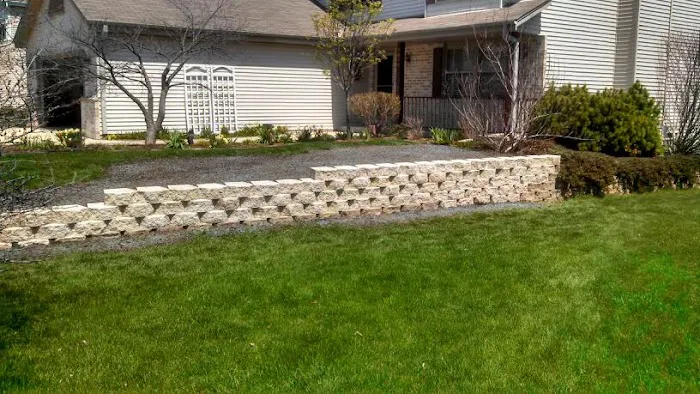 Rick's Lawn & Landscaping Picture 3