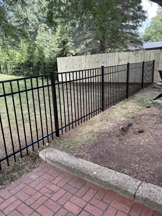 Roger Landscaping and Lawn and Paver Services Picture 5