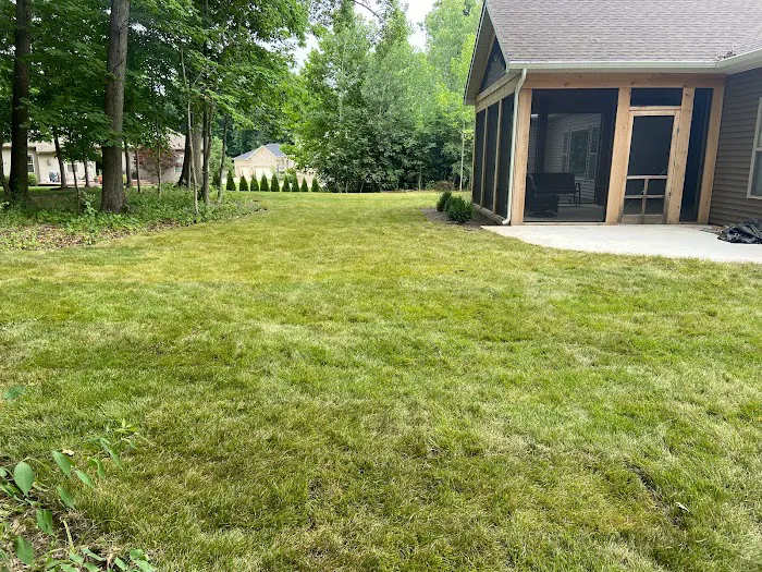 Redlawns Lawn & Landscape LLC Picture 10