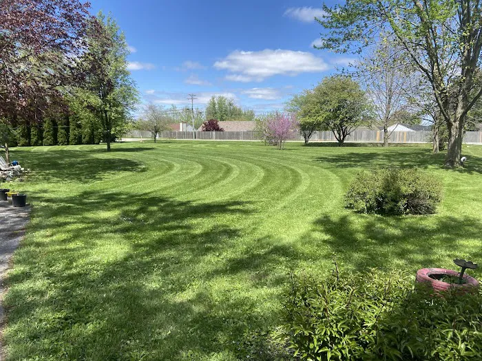 Redlawns Lawn & Landscape LLC Picture 5