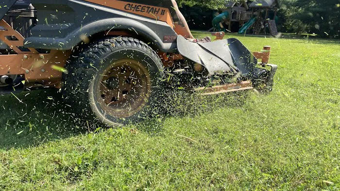 Redlawns Lawn & Landscape LLC Picture 1