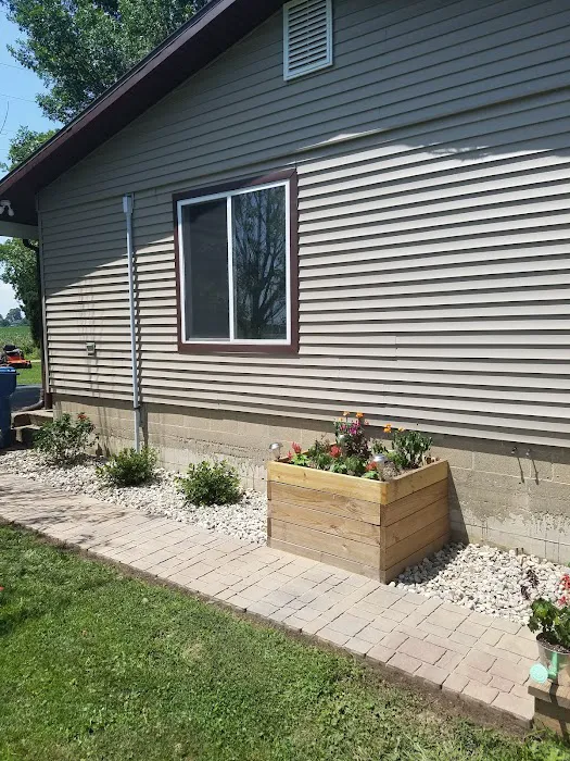 Nelson's Lawn Care Picture 1
