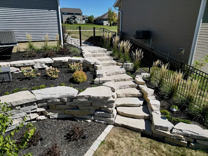 Mobeck Lawn & Landscape Picture 8
