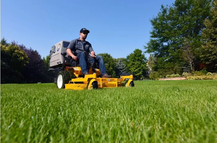 Brad's Lawn Care Corp. Picture 5