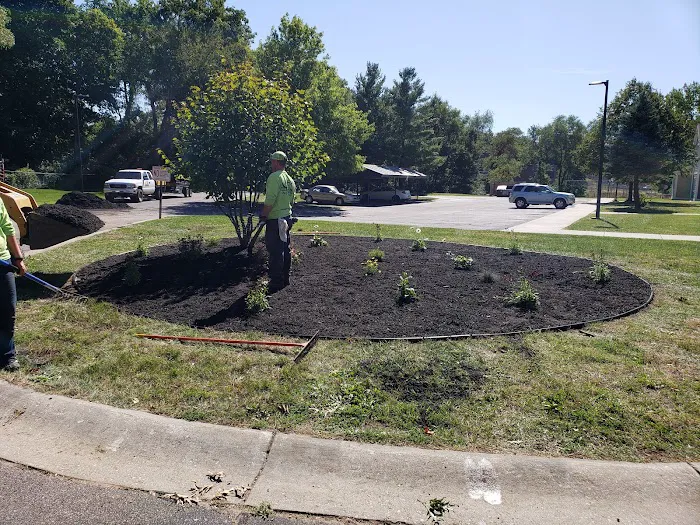 CR Lawn Service Inc Picture 5