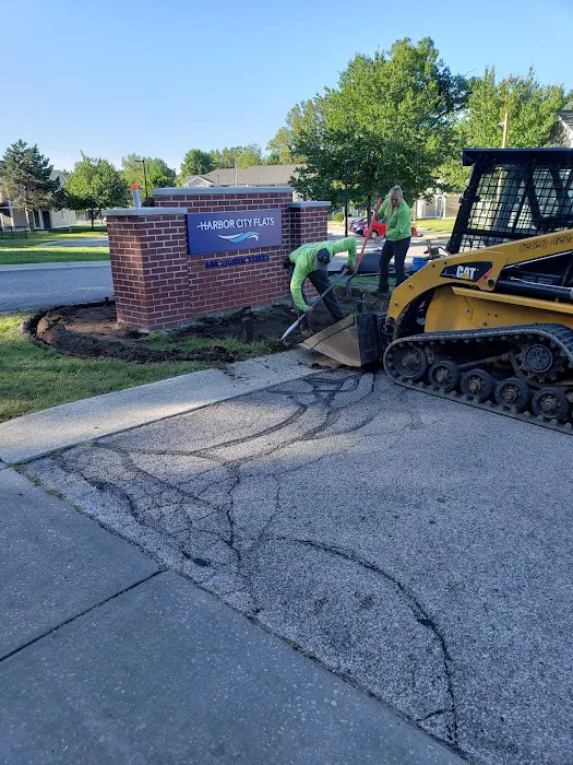 CR Lawn Service Inc Picture 6