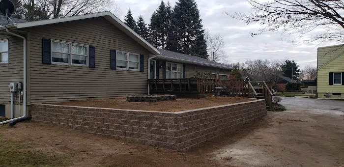 CR Lawn Service Inc Picture 1