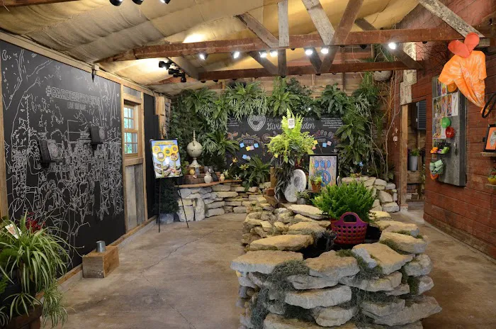 Distinctive Gardens Inc Picture 7