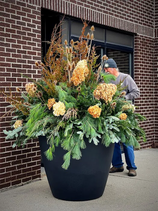 Distinctive Gardens Inc Picture 10