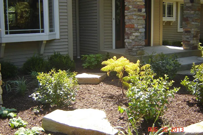 Byron Lawn & Landscape Picture 2