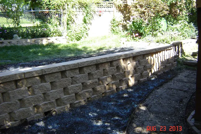 Byron Lawn & Landscape Picture 3