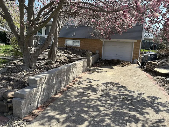 Holke Lawn & Landscape Picture 10