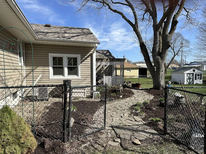 Holke Lawn & Landscape Picture 2