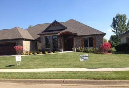 Briseno Lawn Care & Landscaping Picture 4