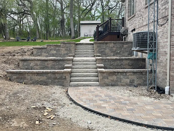 RH Landscape Design and Maintenance LLC Picture 6
