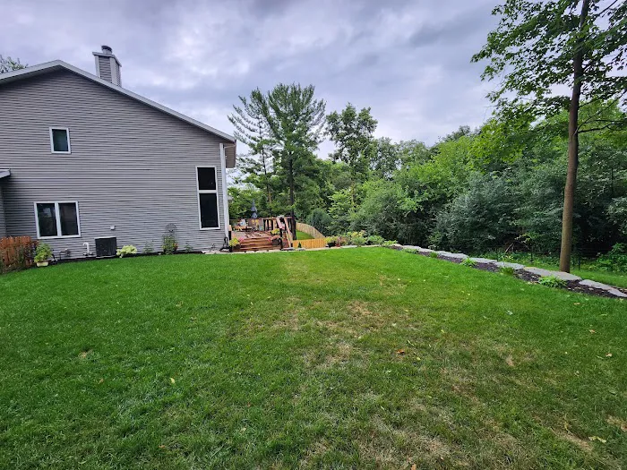 RH Landscape Design and Maintenance LLC Picture 9