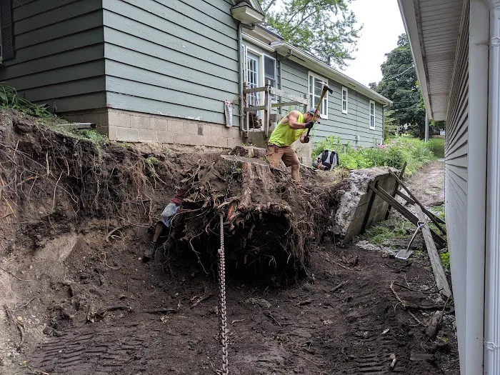 Bass Creek Landscaping and Tree Service Picture 2