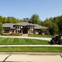 Shades of Green Lawn and Landscape ico