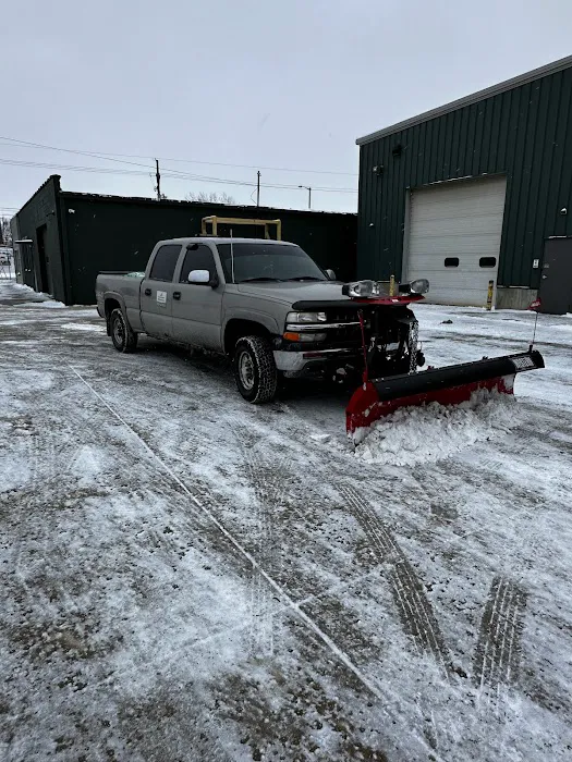 Alvarez Lawn Maintenance & Snow removal Picture 5