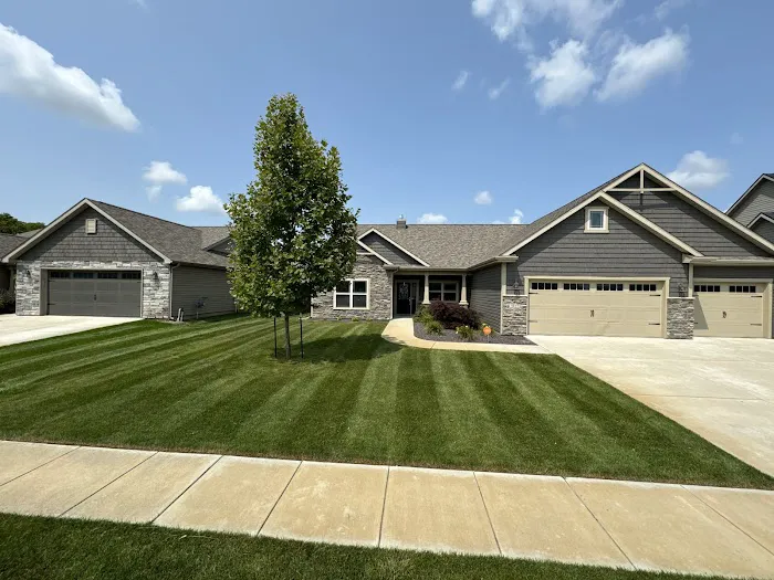 Summit Lawn Care Services Picture 4