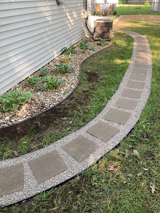 Miguel lawn care landscaping comercial and residencial Picture 5