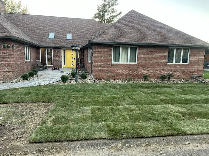 Steve’s Tree and Landscaping Picture 3