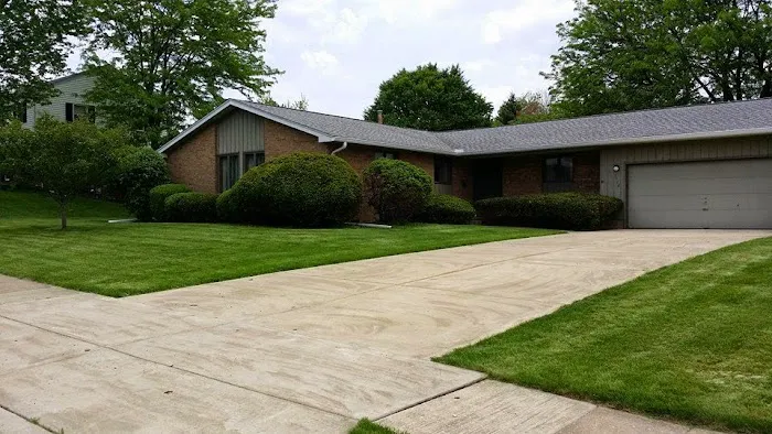 CRUSE LAWN AND OUTDOOR SERVICES Picture 2