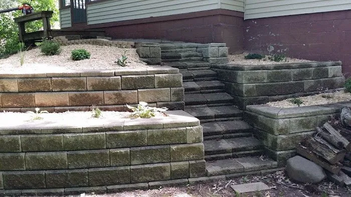 CRUSE LAWN AND OUTDOOR SERVICES Picture 3