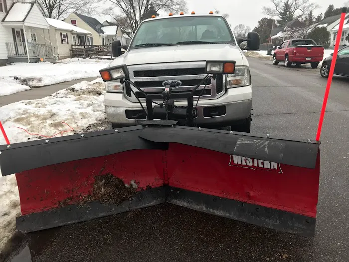 J&R's Lawn Service and Snow Plowing Picture 4