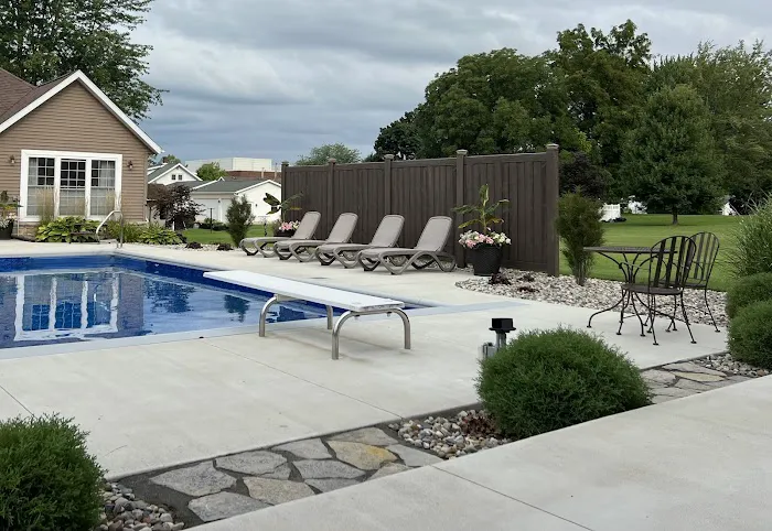 R Landscaping Picture 1