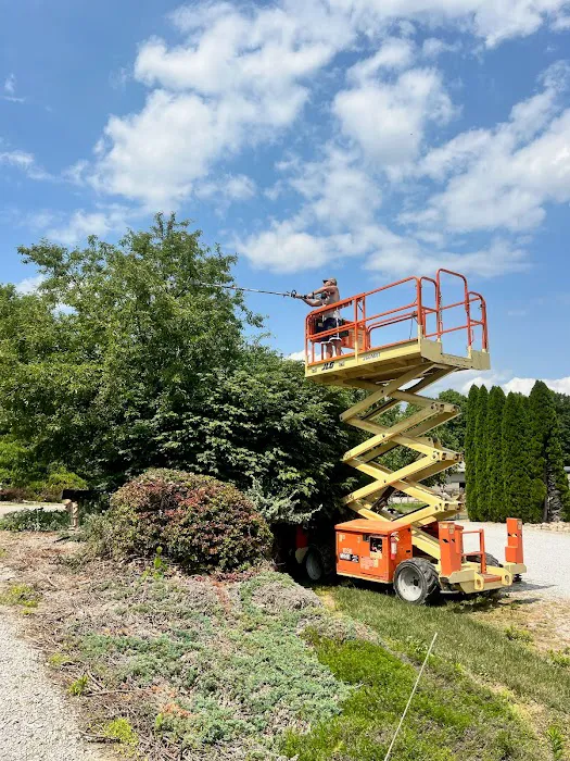 R Landscaping Picture 3