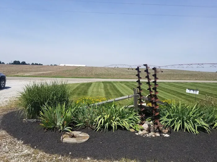 Midwest Lawn and Property Services LLC Picture 3