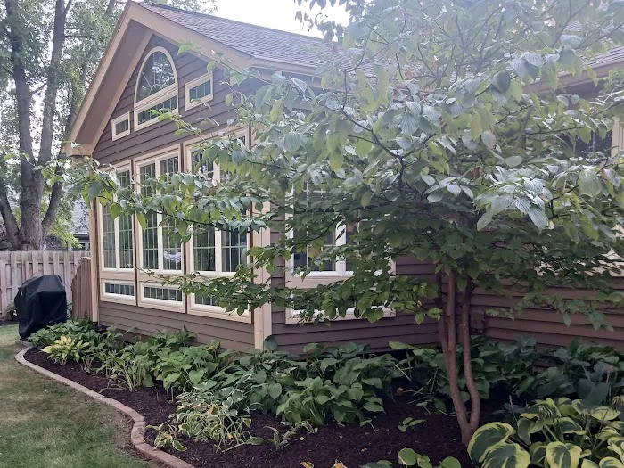 Curb Appeal - Landscaping and Lawn Care Service Picture 2