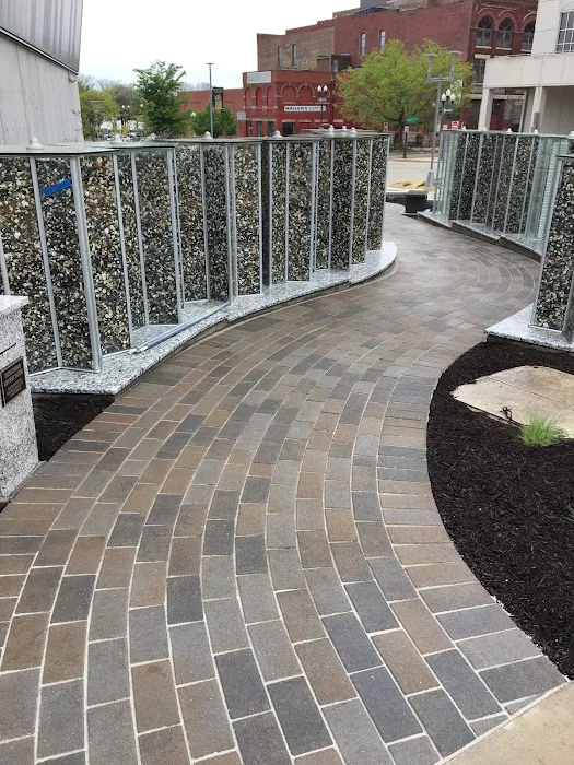 Mark Hoerr Landscaping Inc Picture 7