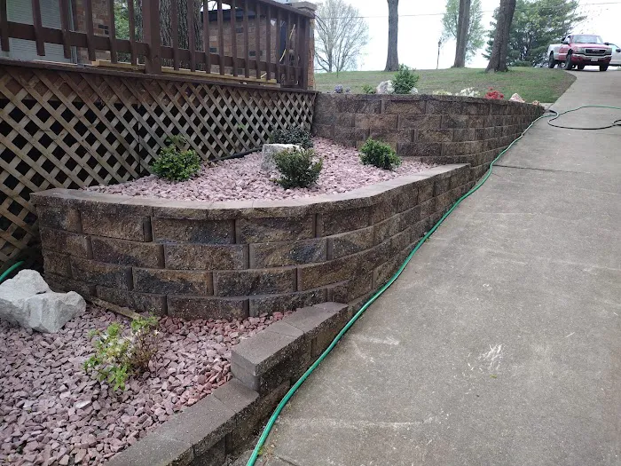 Hearns Landscaping & Lawn Maintenance Picture 9