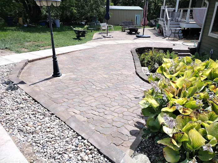Hearns Landscaping & Lawn Maintenance Picture 6