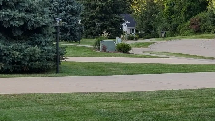 Maple Leaf Lawn Solutions Picture 4