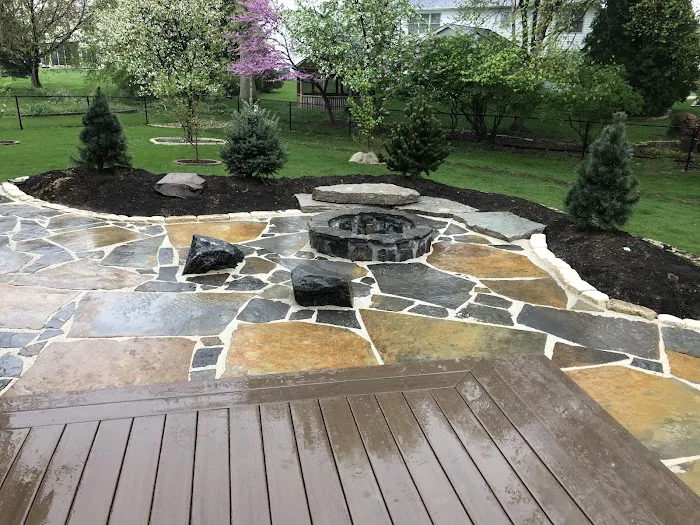 Lundahl Landscaping LLC Picture 3