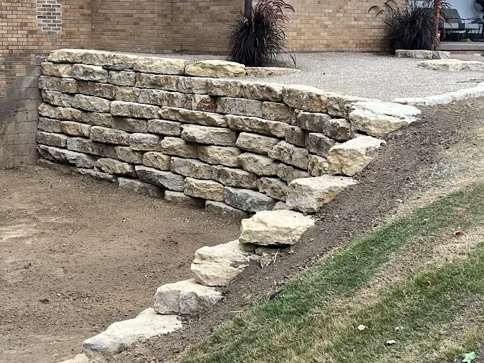 Lundahl Landscaping LLC Picture 4