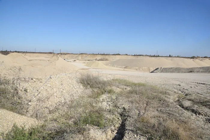 Prairie Avenue Sand and Gravel Picture 4