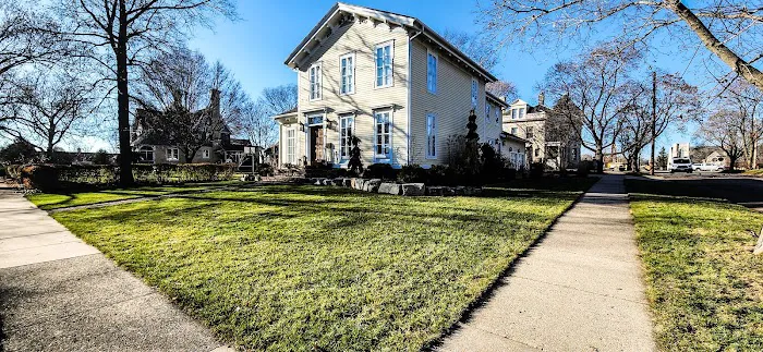 Lea's Lawn Care Picture 3