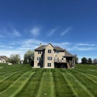 EZ LAWN CARE ico