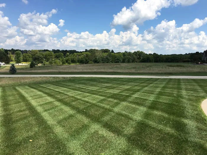 Advance Lawn Service Company LLC Picture 4