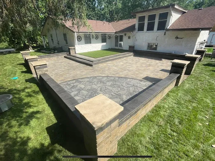 Advance Lawn Service Company LLC Picture 7