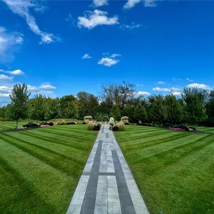 Curb Appeal Design & Landscape Picture 3