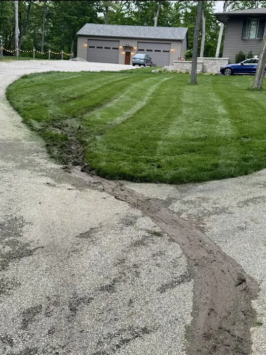 D&A mowing and scapes Picture 8