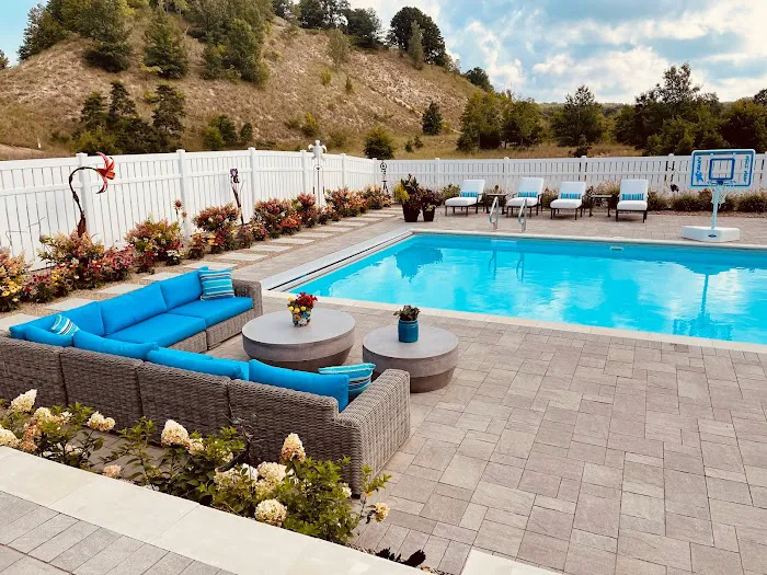 Custom Outdoor Living Inc. Picture 5
