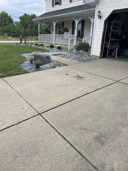 Cory's Curb Appeal Picture 3